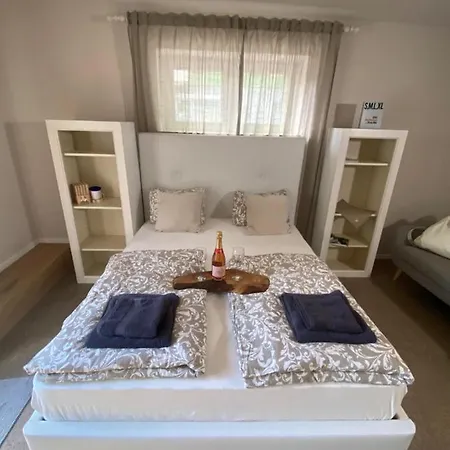 New G&p - Free Parking *