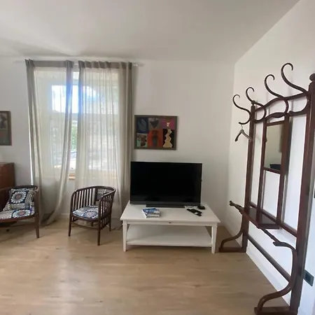 New G&p - Free Parking Apartment